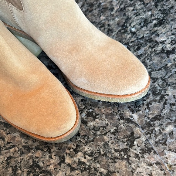Lauren Ralph Lauren Tan Ankle Booties with Block Heel - Picture 13 of 14